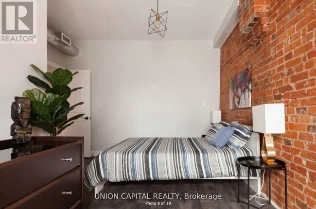Photo du bâtiment - 1412 Queen St W