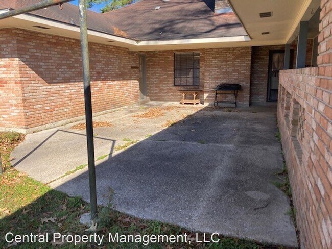 Building Photo - 4 br, 2.5 bath House - 13322 Dorset