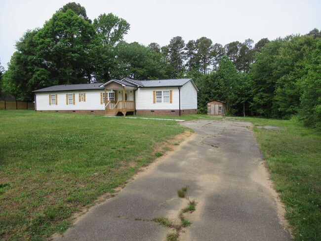 Building Photo - Beautifully Updated Home with Dual Owner S...