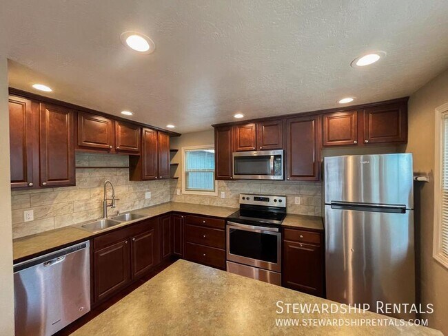 Foto del edificio - 555 E 18th Ave