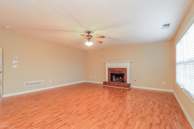 Building Photo - 3 br, 2.5 bath House - 209 Overlook Dr