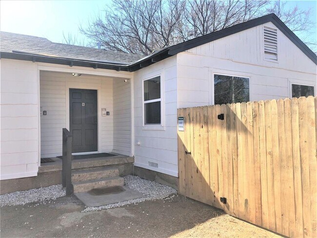 Building Photo - 510 Orange St