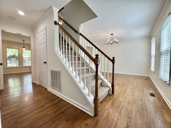 Photo - 1370 Buckingham Circle House