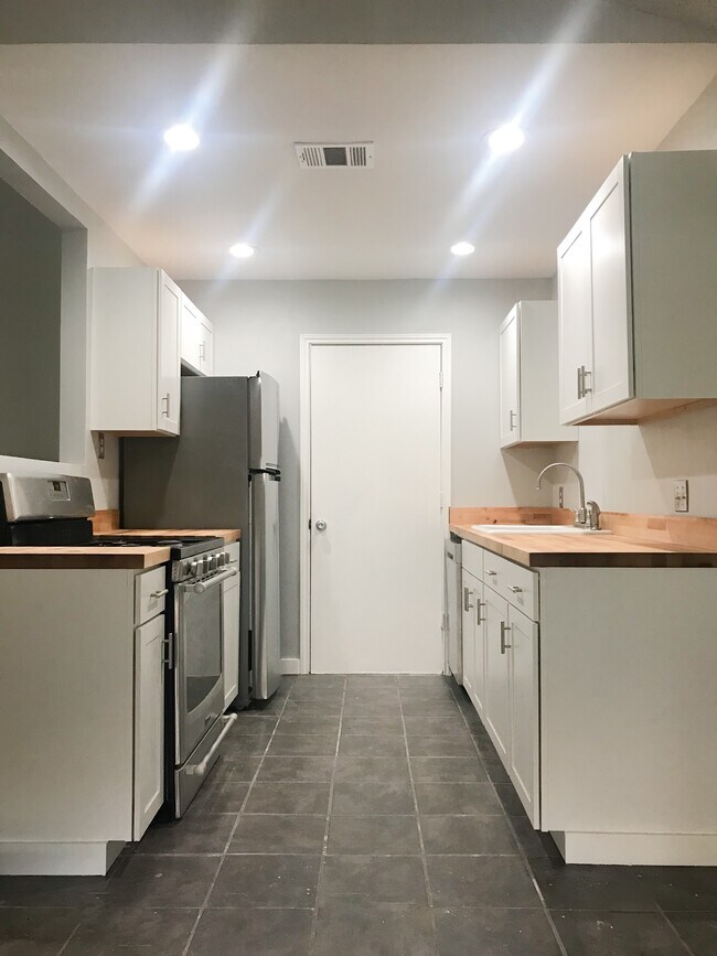 Cocina - 8757 Birmingham Dr