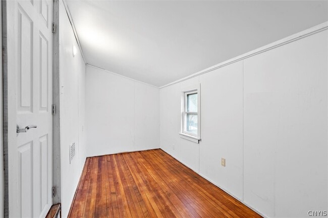 Foto del edificio - 104 Kincaid Ave