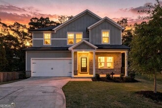 Building Photo - 176 Meander Dr