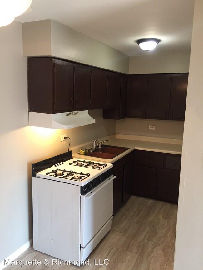 Foto del edificio - 1 br, 1 bath Apartment - 12500 S. Lincoln ...