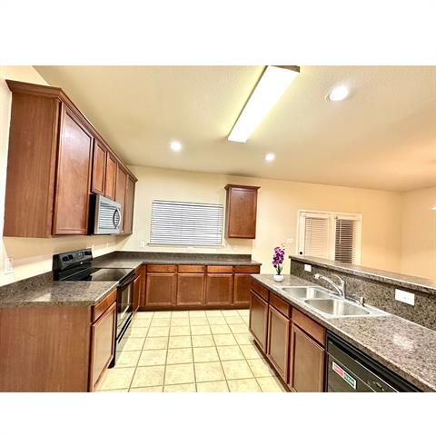 Building Photo - 8649 Star Thistle Dr