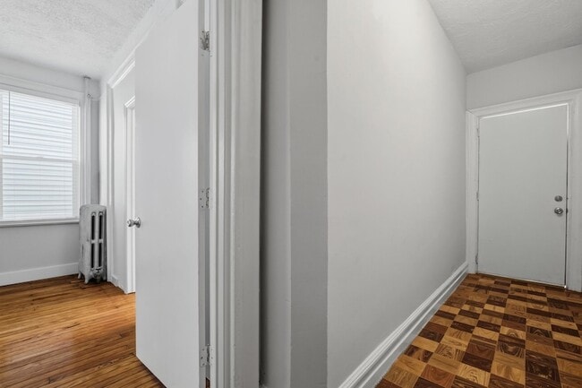 Building Photo - 16 Vreeland Terrace