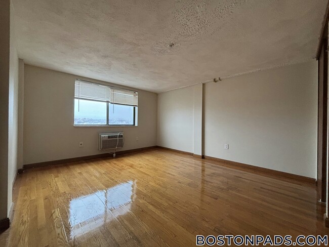 Building Photo - 1110 Commonwealth Ave