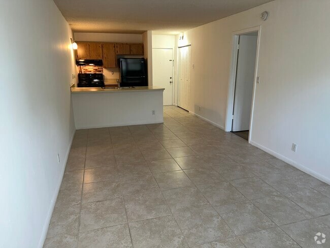 Building Photo - 2771 Riverside Dr