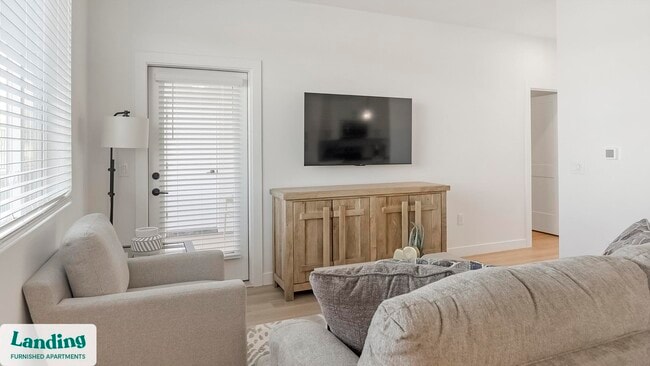 Foto del edificio - 255 N Camino Mercado