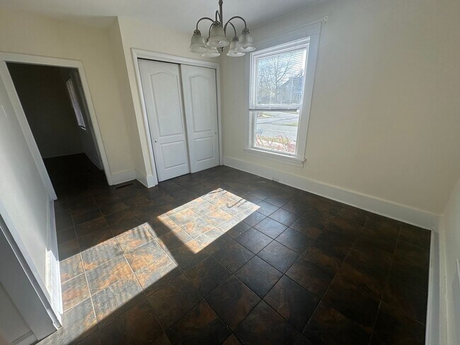 Foto del edificio - Beautiful 3 Bedroom Home with Large Back Yard and Deck!