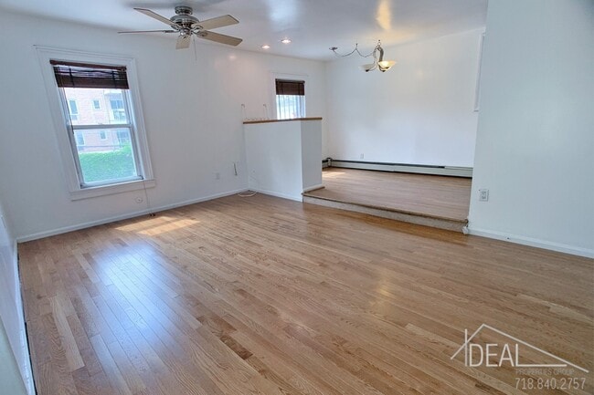 Building Photo - 44 East 5th Street #2R
