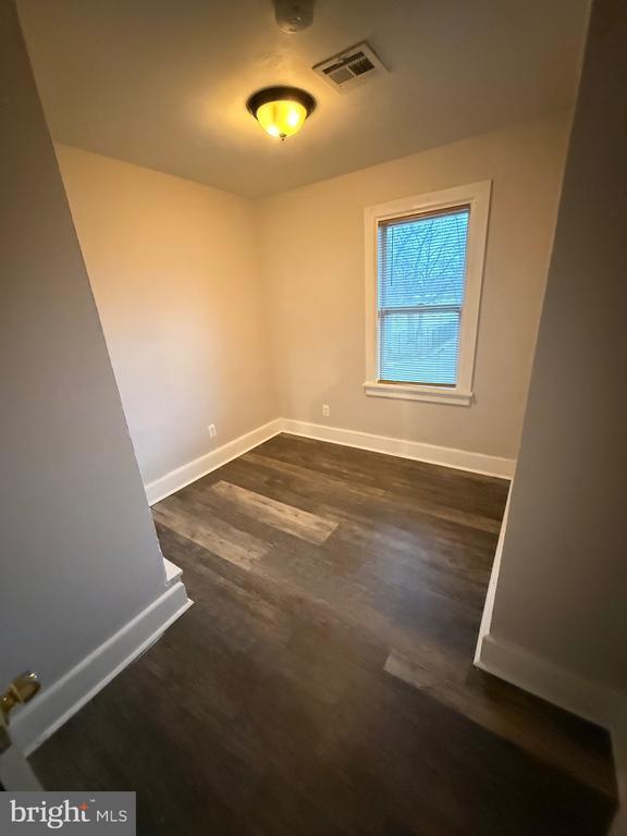 Foto del edificio - 7911 Park Ave