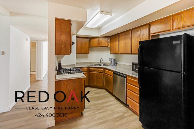 Building Photo - Fabulous One Bedroom with Lots of Natural ...