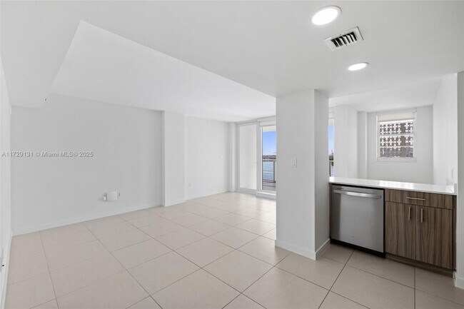 Foto del edificio - 910 West Ave