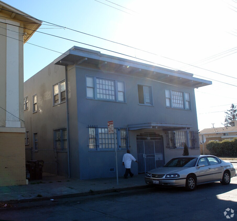 Building Photo - 502 Bissell Ave