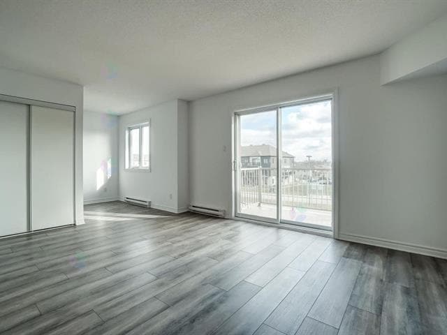 Building Photo - 896 Boulevard du Plateau