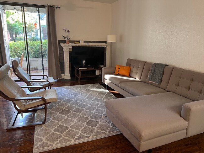 Building Photo - 39911 Parada St