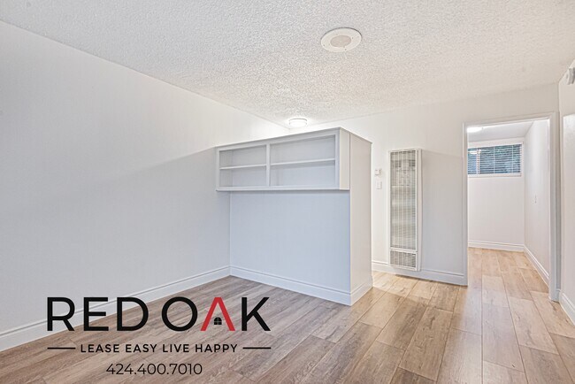 Building Photo - 12211 Manor Dr