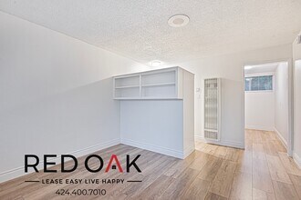 Building Photo - 12211 Manor Dr