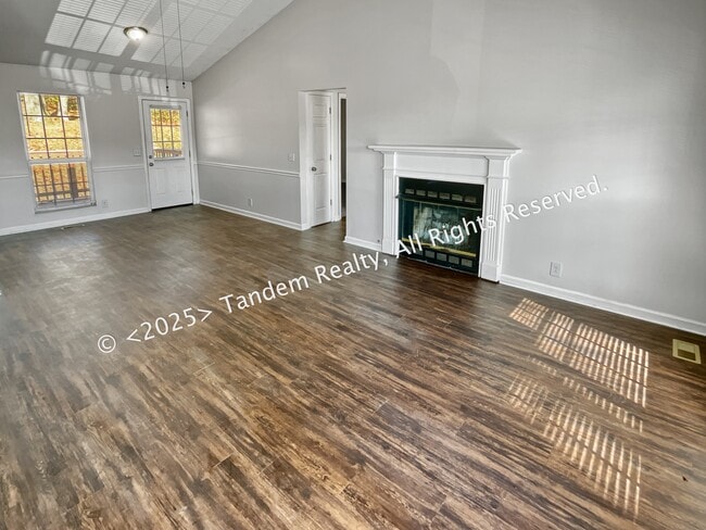 Building Photo - 1412 Woodchimes Ct