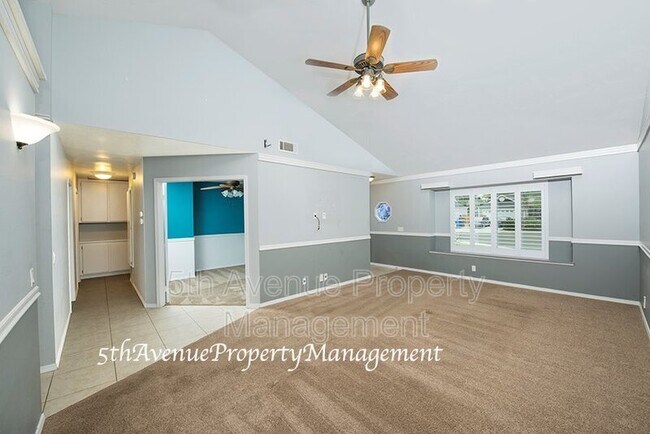 Foto del edificio - 620 Myrtlewood Ct