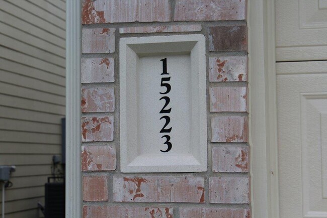Foto del edificio - 15223 Lucky Star Dr