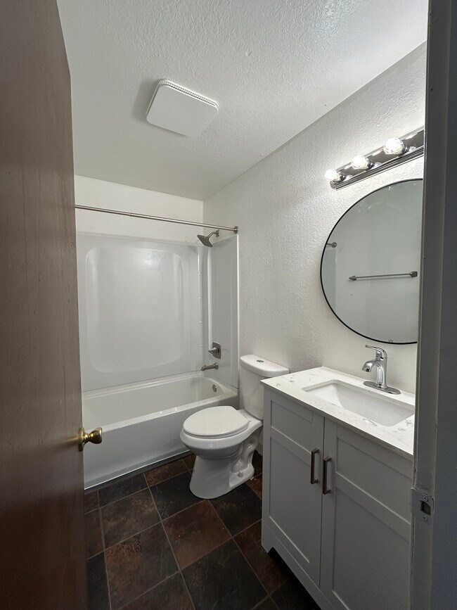 Foto del edificio - 1710 Muldoon Cir