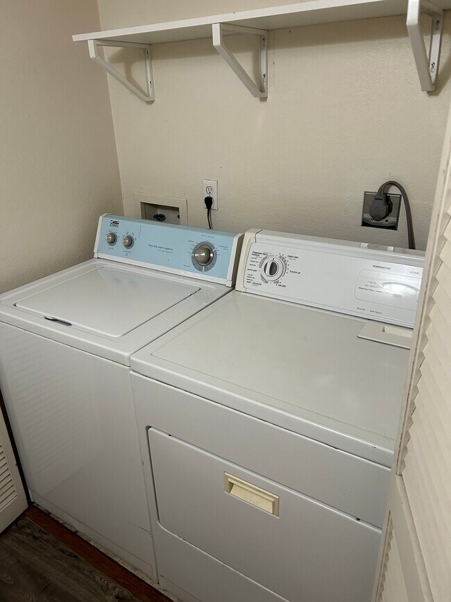 Building Photo - 537 S 900 E