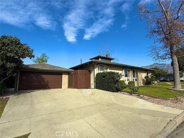 Building Photo - 902 Coronado Dr