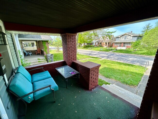 Foto del edificio - 909 N Emerson Ave