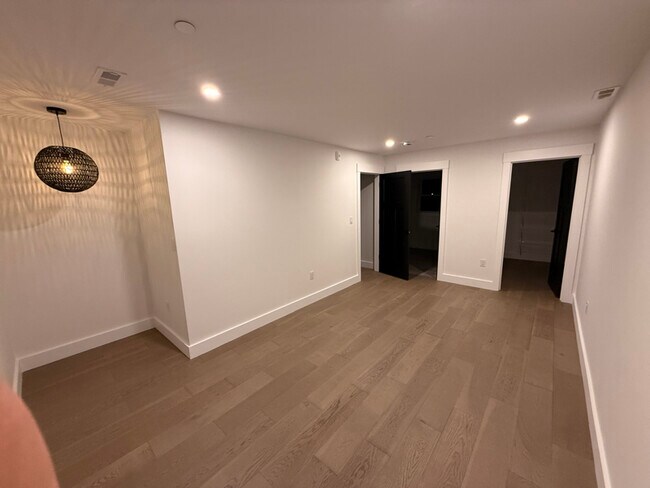 Foto del edificio - 32 Birch Brook Rd