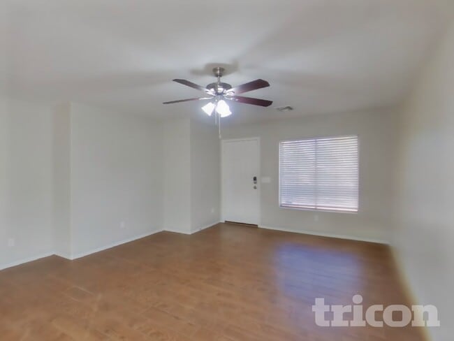 Building Photo - 873 E Geona St