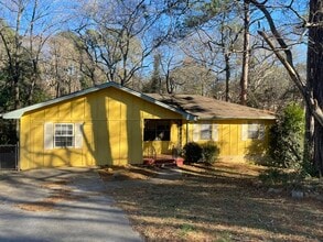 Building Photo - 2902 Knollview Dr