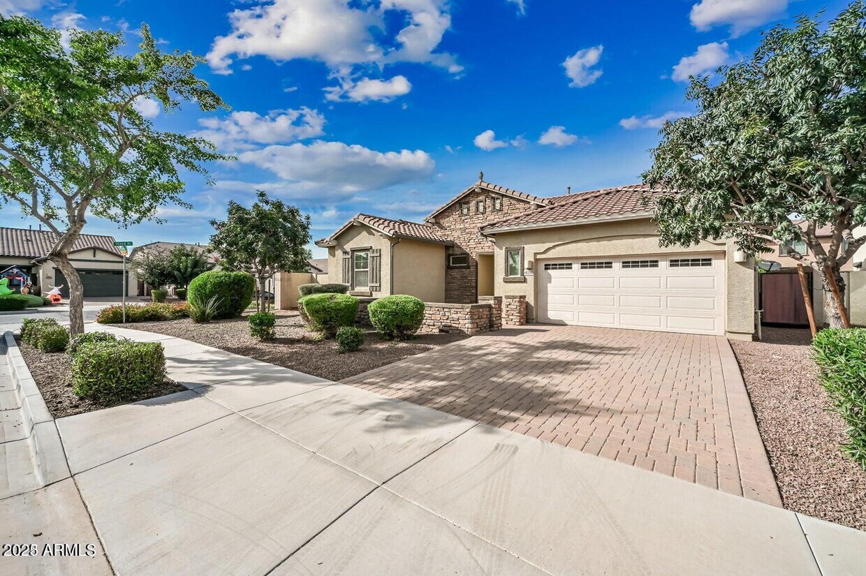 Foto principal - 19250 E Carriage Way