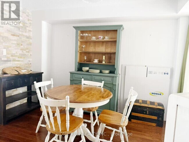 Photo du bâtiment - 330 Applecross Crescent