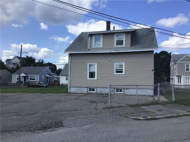 Building Photo - 61 Ordway St