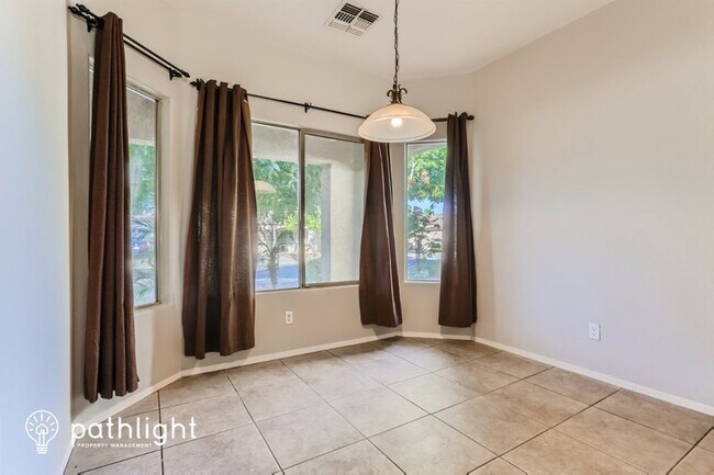 Foto del edificio - 44294 Rhinestone Road