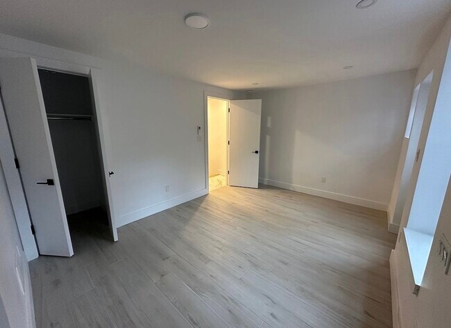 Foto del edificio - 606 Willoughby Ave
