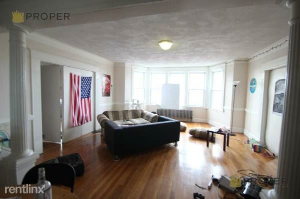Foto principal - 1705 Commonwealth Ave
