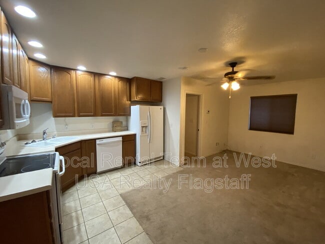 Photo - 3018 N Loma Vista Dr Apartment