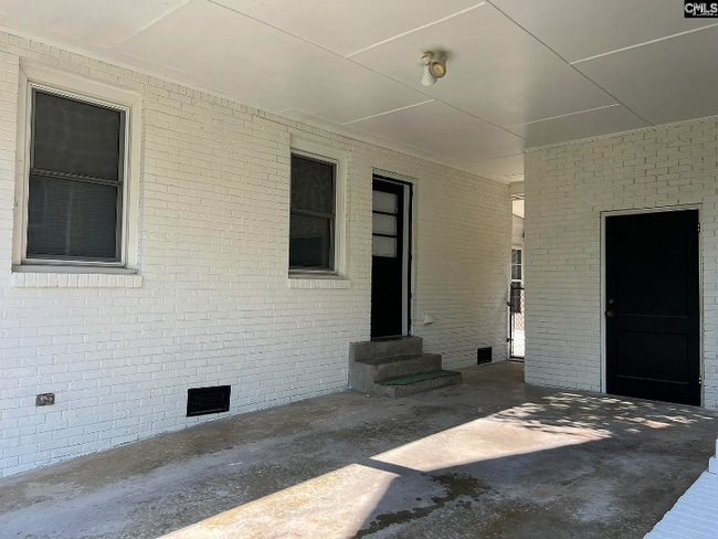 Building Photo - 3042 Beechaven Rd