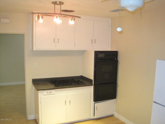 Building Photo - 1014 S Butte Ave