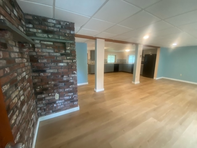 Building Photo - 9 W Parish Ln