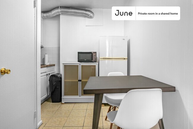 Foto del edificio - Room in Shared 3 bed/1 bath home