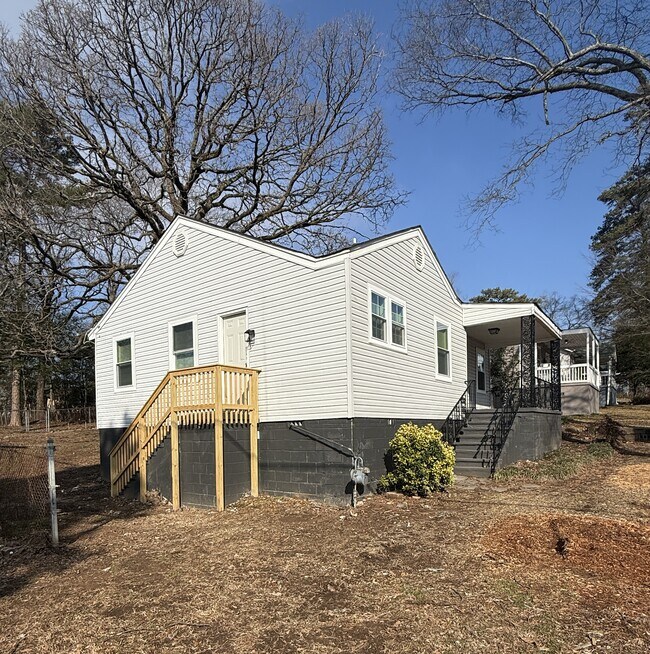 Building Photo - 7400 Rome Ave