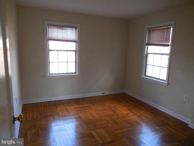 Foto del edificio - 6510 Potomac Ave