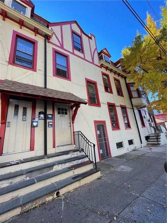 Primary Photo - 1002 Liberty St